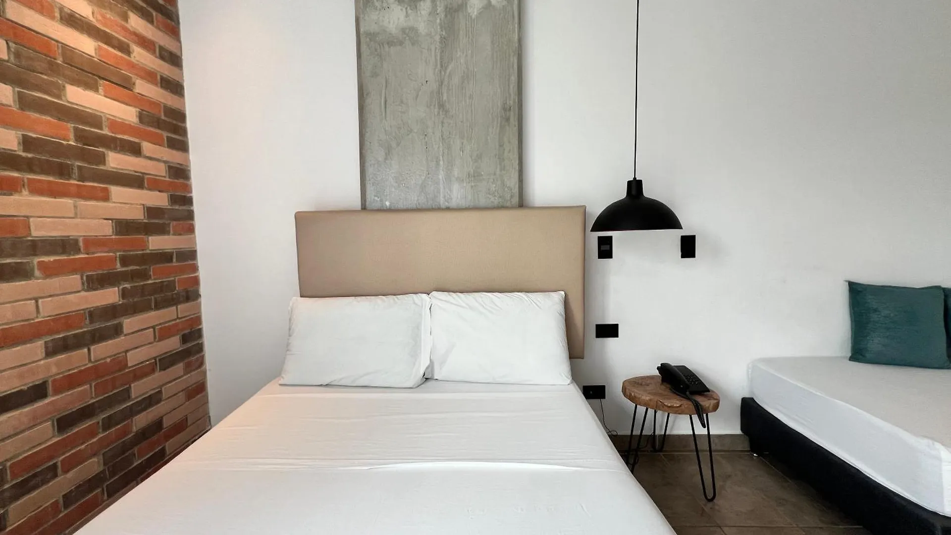 מדיין Hotel App Mde