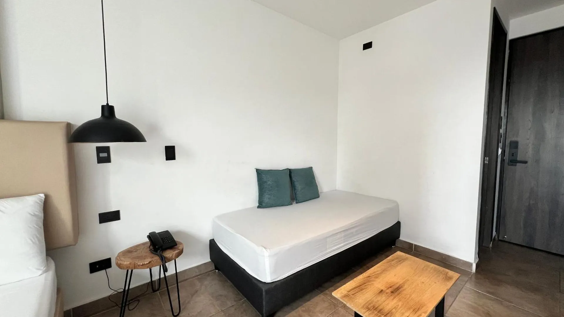 מדיין Hotel App Mde