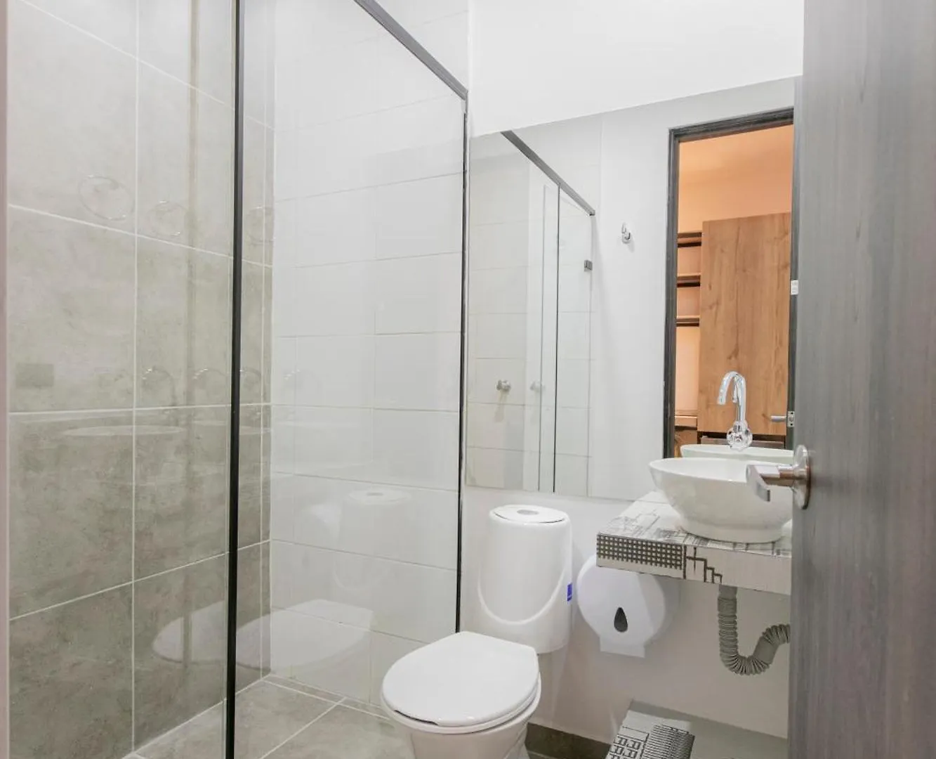 ***  מדיין Hotel App Mde קולומביה