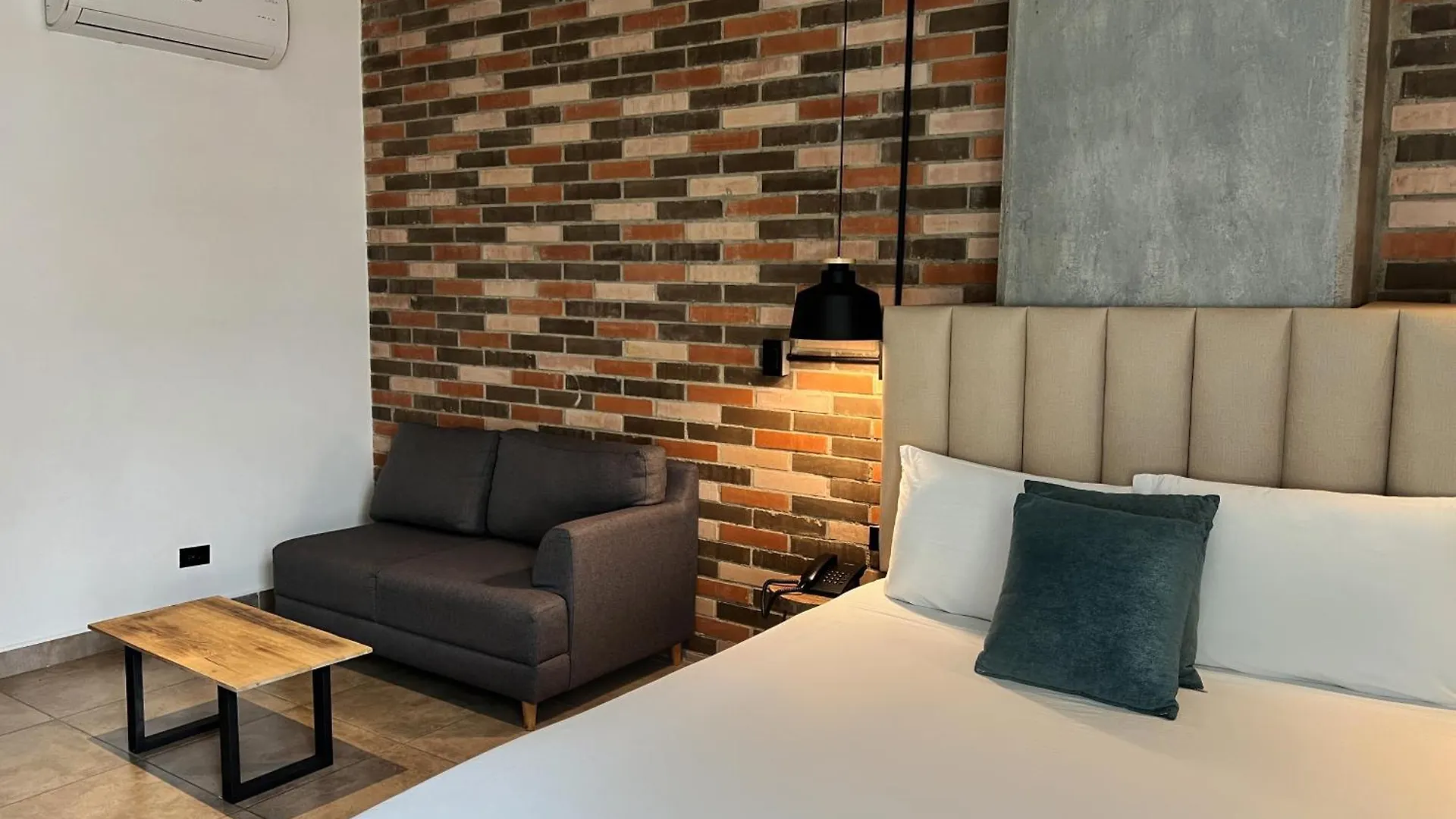 Hotel App Mde Medellin 3*,