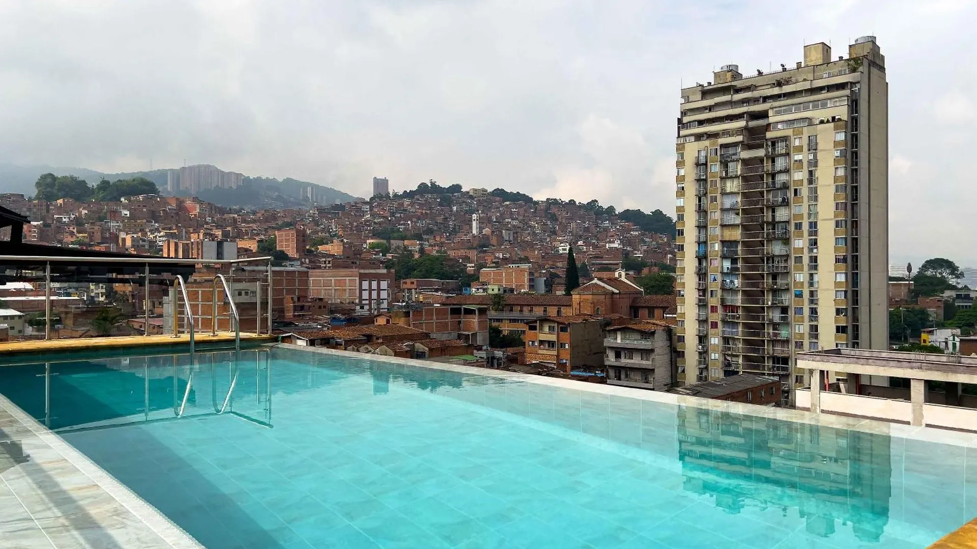 ***  Hotel App Mde Medellín Colombia